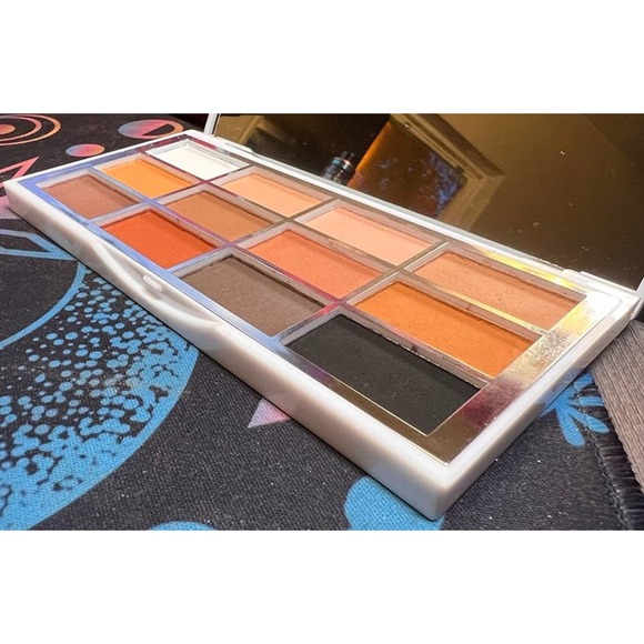 Lash Step Matte About You Eyeshadow Palette - Picture 3 of 3